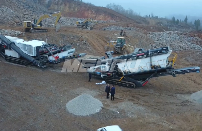 移動環(huán)保碎石機，移動破碎設(shè)備